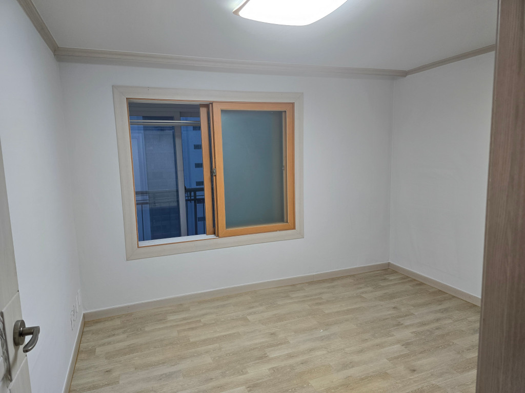 2944258182_PdnOyG3u_d51422b7346404e6670d19ce83d05db1c6501613.jpg 이미지크게보기